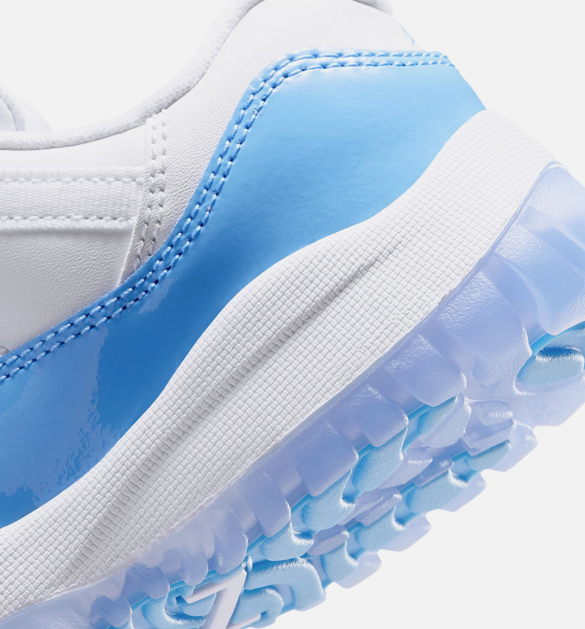 Air Jordan 11 Retro Low University Blue – Preschool Lifestyle Shoe in White/University Blue/Black