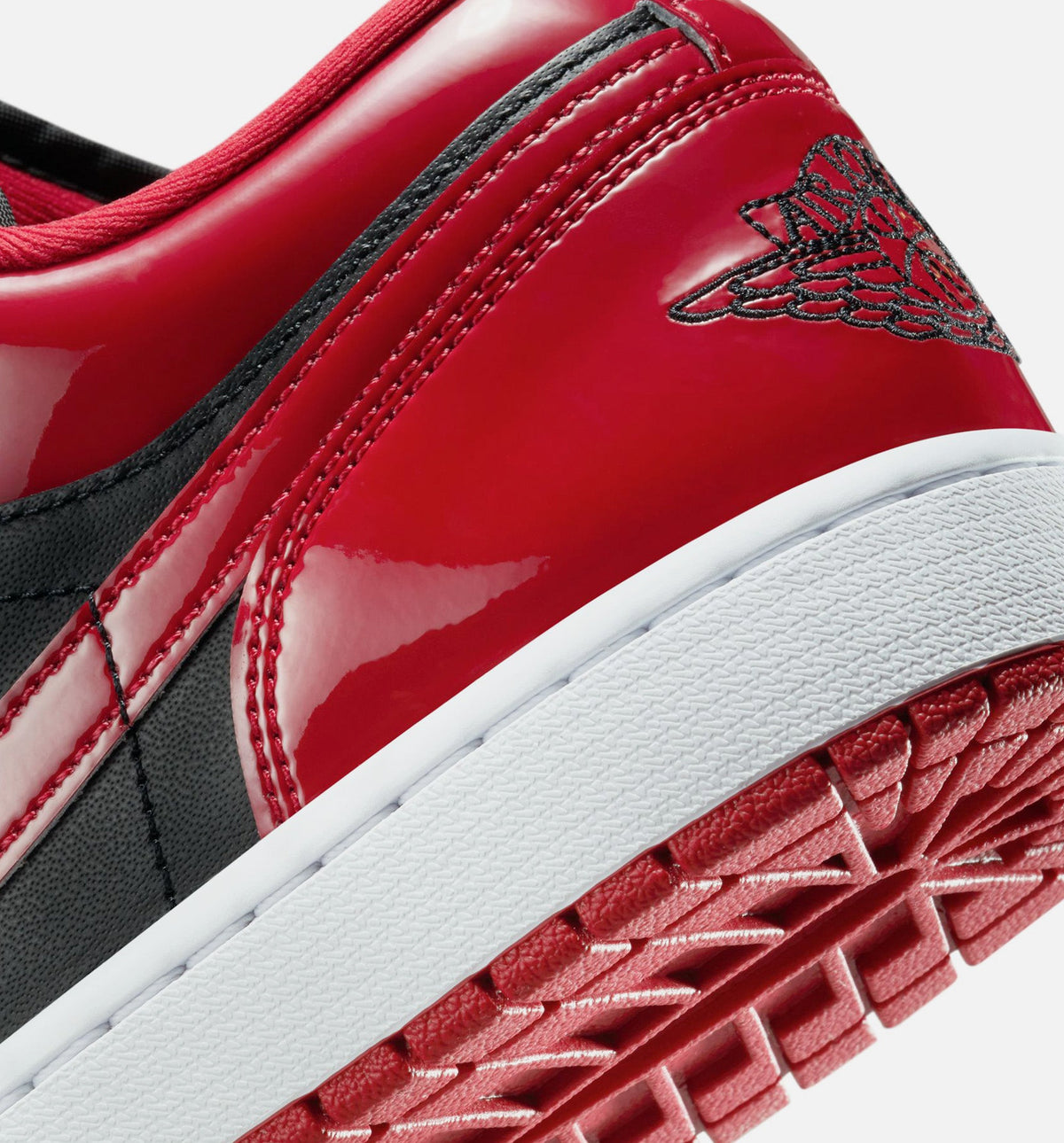 Air Jordan 1 Low SE – Men's Lifestyle Shoe in Black/Varsity Red/White