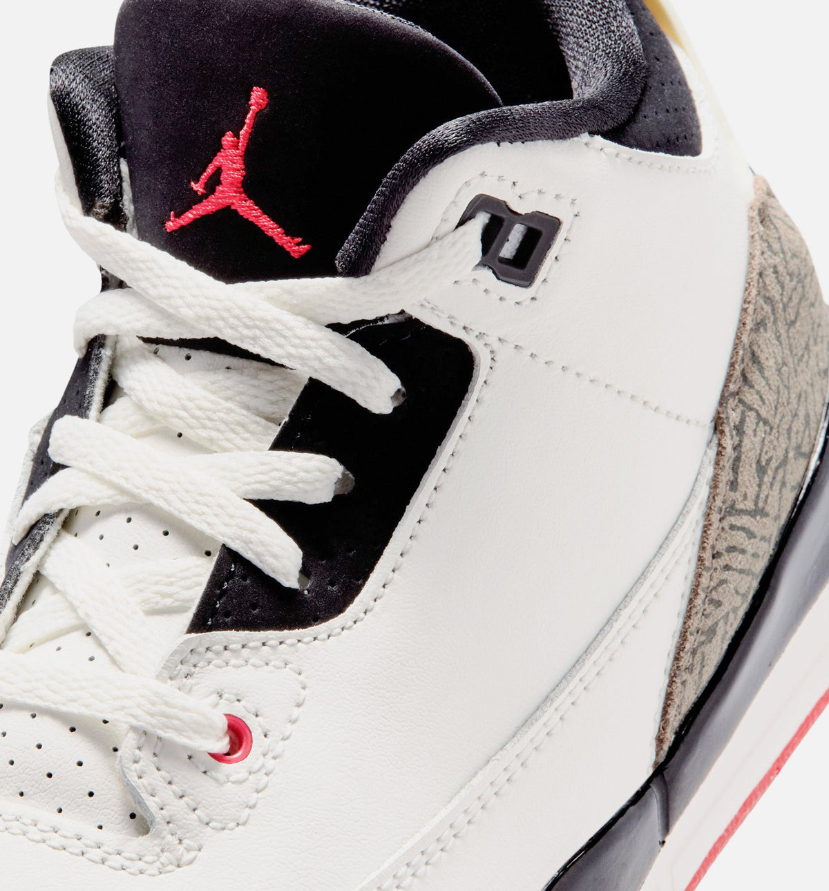 Air Jordan 3 Retro Sail and University Red – Preschool Lifestyle Shoe in Sail/Black/University Red/Pale Ivory