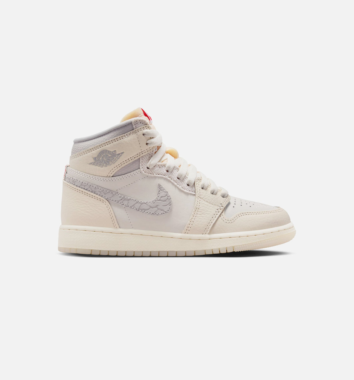 Air Jordan 1 Retro High OG Sail – Grade School Lifestyle Shoe in Sail/University Red/Pale Ivory/Coconut Milk/Phantom