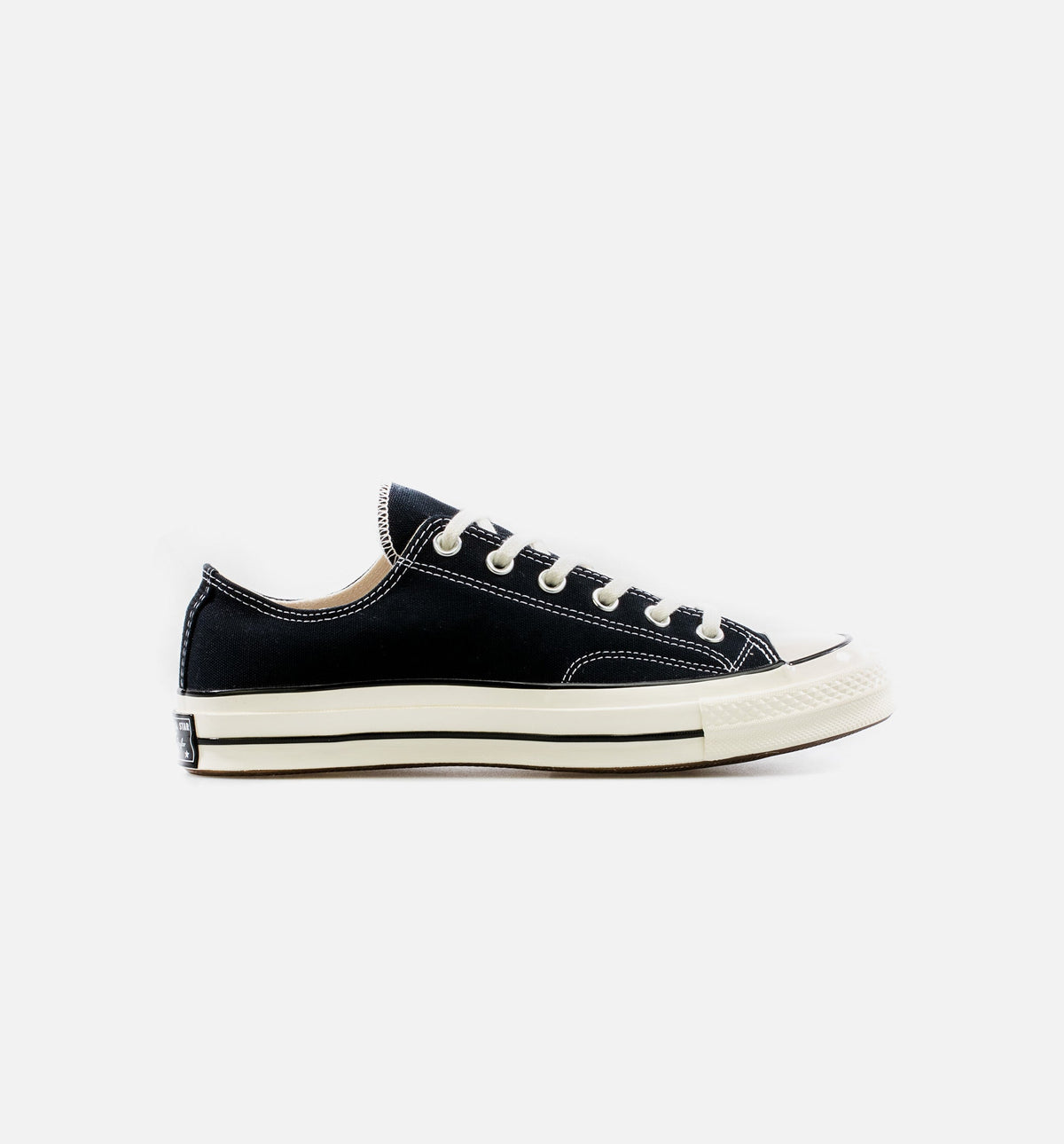 Chuck 70 Low Top – Men's Lifestyle Shoe in Black/White