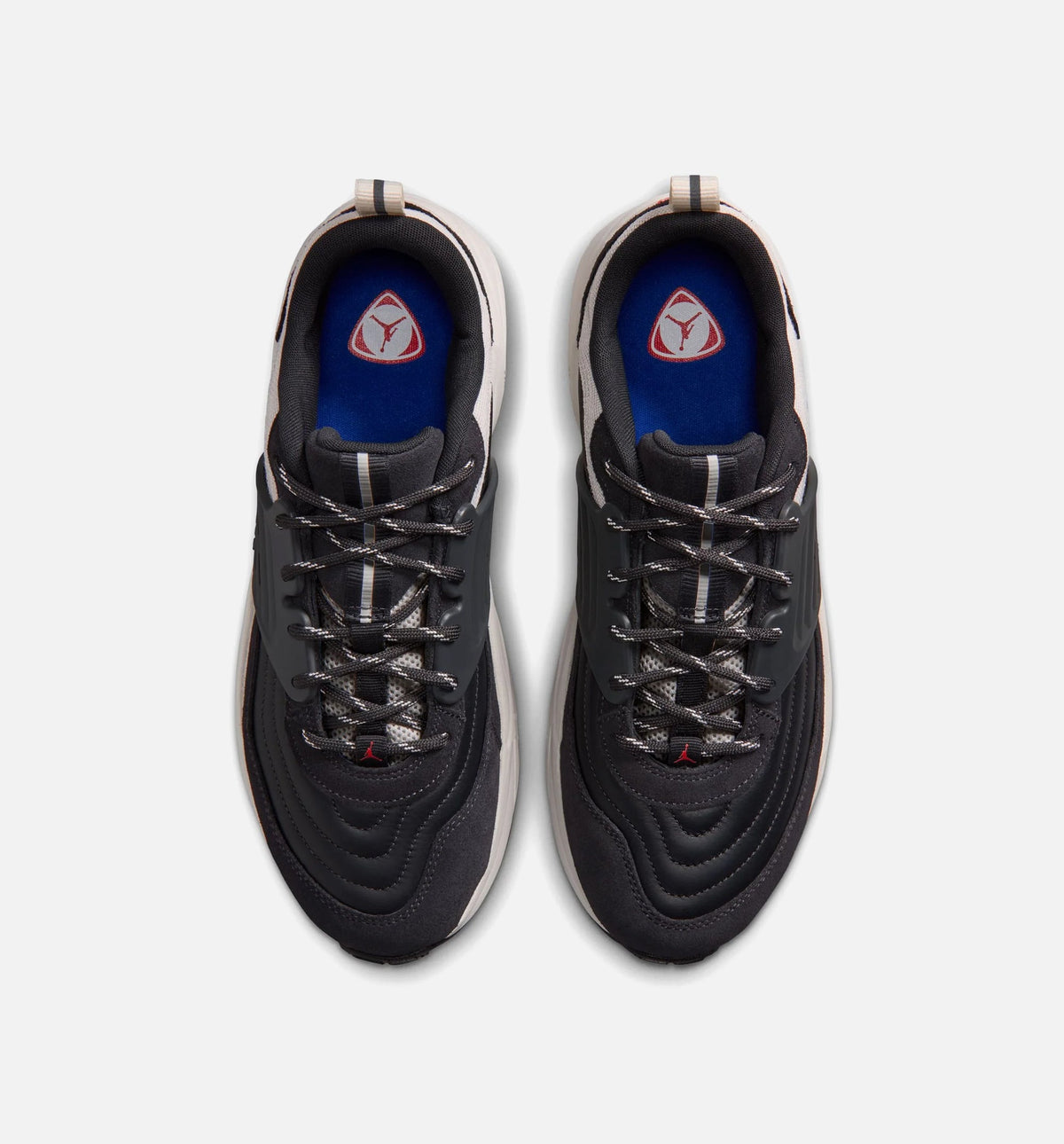 Trunner OS SE – Men's Lifestyle Shoe in Off Noir/University Red/Phantom